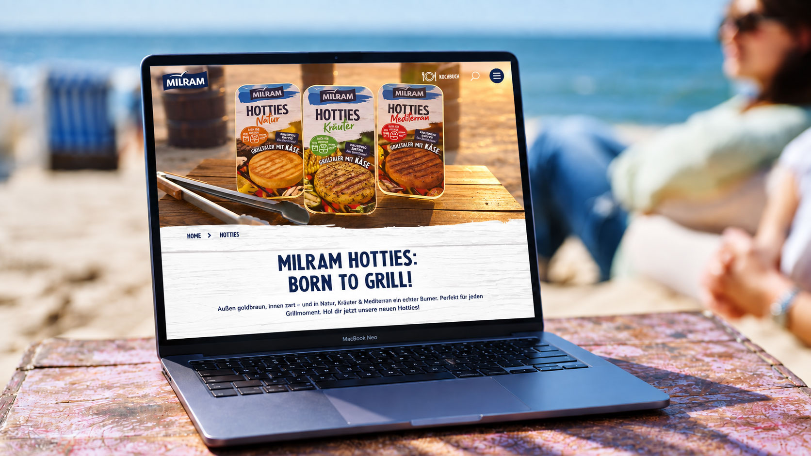 MILRAM-Hotties-Landingpage mit der Überschrift Born to Grill auf einem Laptop